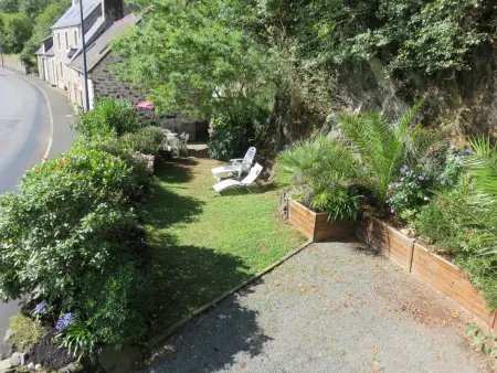 Maison confortable à Ploëzal avec jardin et terrasse - Photo 1