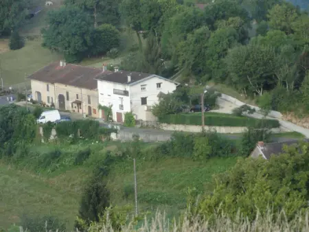 Maison de charme à Saint-Laurent-la-Roche avec jardin clôturé - Photo 15