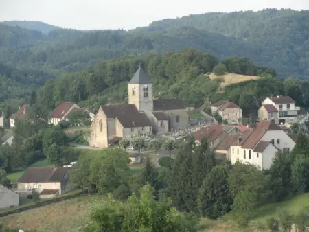 Maison de charme à Saint-Laurent-la-Roche avec jardin clôturé - Photo 19
