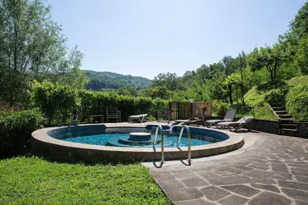 Maison confortable avec piscine à Castelnuovo di Garfagnana - Photo 1