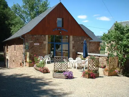 Grande maison conviviale à Saint-Côme-d'Olt avec jardin et cheminée - Photo 16