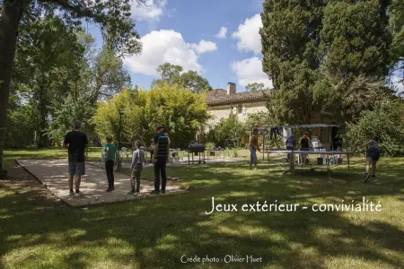 Villa spacieuse à Crastes avec piscine privée et vue montagne - Photo 2