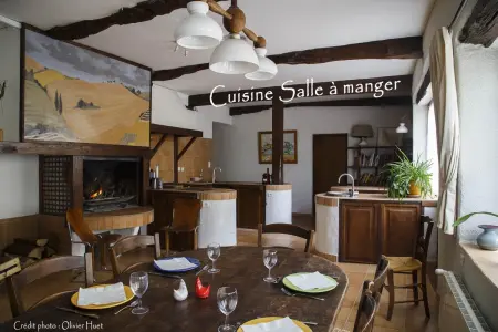 Villa spacieuse à Crastes avec piscine privée et vue montagne - Photo 4