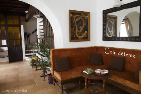 Villa spacieuse à Crastes avec piscine privée et vue montagne - Photo 8
