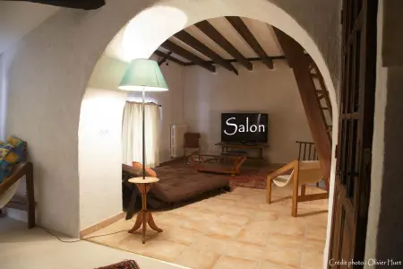 Villa spacieuse à Crastes avec piscine privée et vue montagne - Photo 10