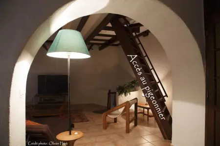 Villa spacieuse à Crastes avec piscine privée et vue montagne - Photo 11