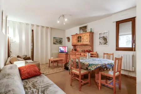 Appartement montagnard à Bolquère, 57m², vue montagne, balcon - Photo 4