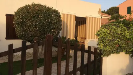 Maison charmante à Calasetta avec terrasse et jardin - Photo 18