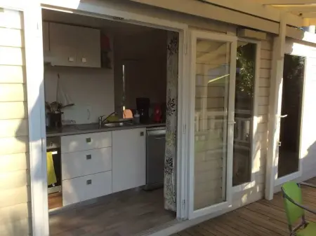 Confortable bungalow proche de Vias avec piscine partagée - Photo 3