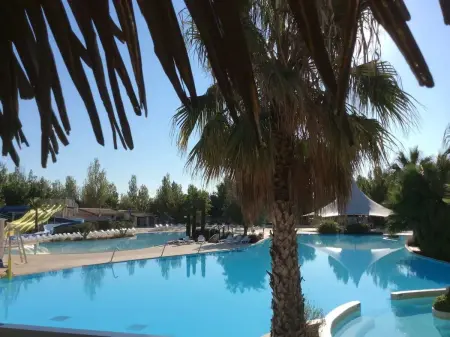 Confortable bungalow proche de Vias avec piscine partagée - Photo 9