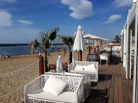 Confortable bungalow proche de Vias avec piscine partagée - Photo 10