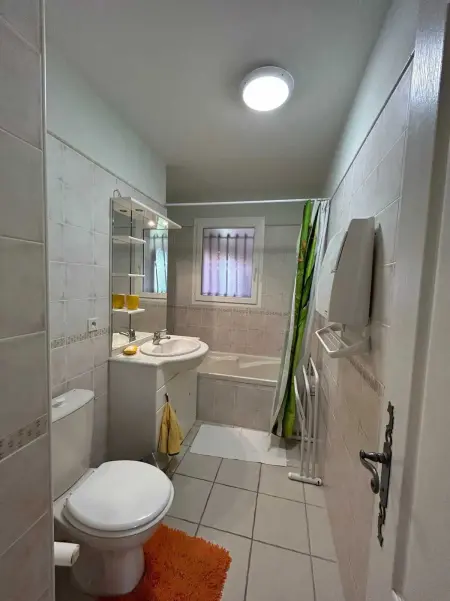 Maison accueillante à Gémozac - 100 m² avec jardin fertile. - Photo 16