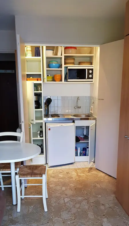 Studio lumineux à Marseille - 20 m² - Balcon avec vue sur jardin - Photo 12