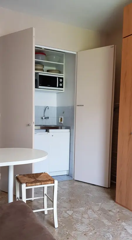 Studio lumineux à Marseille - 20 m² - Balcon avec vue sur jardin - Photo 13