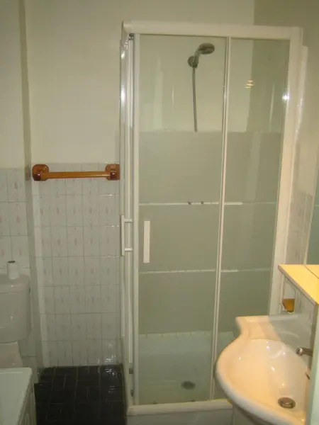 Studio lumineux à Marseille - 20 m² - Balcon avec vue sur jardin - Photo 15