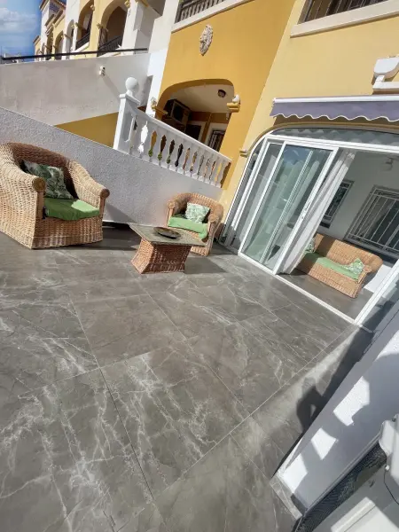Appartement élégant à Orihuela Costa - 55 m² + Piscine partagée - Photo 4