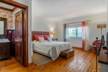 Évasion Paisible à Mora : Villa avec Piscine Privée - Photo 10