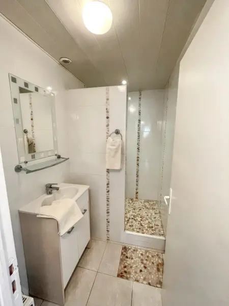 Maison accueillante à Fouesnant avec grand jardin - Photo 12