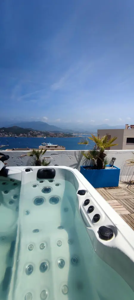 Appartement spacieux avec vue sur la mer à Ajaccio, jacuzzi privé. - Photo 14