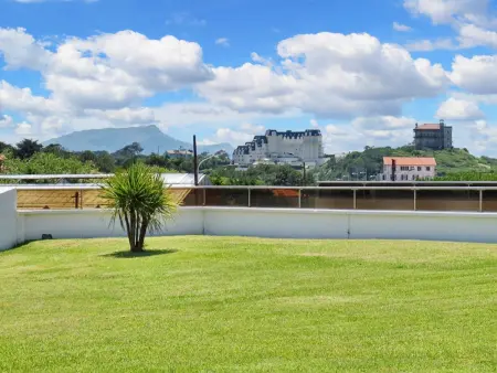 Appartement chic à Biarritz avec vue sur montagnes - 70 m² - Photo 3
