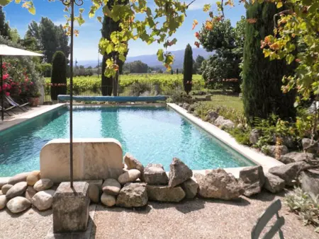 Appartement accueillant avec piscine à Oppède 70 m², vue montagne - Photo 1