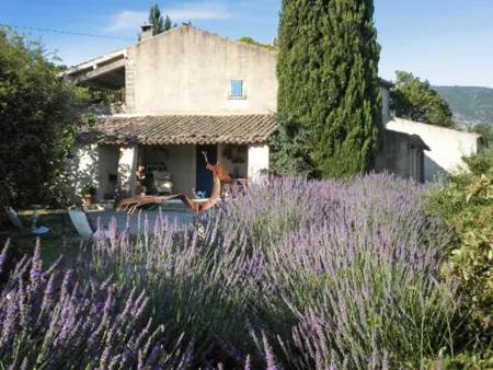 Appartement accueillant avec piscine à Oppède 70 m², vue montagne - Photo 4