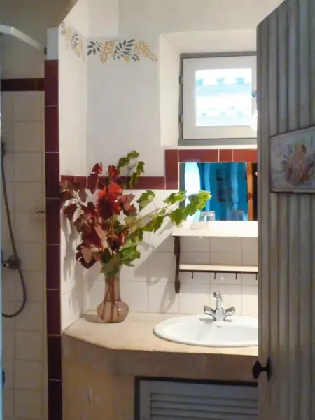 Appartement accueillant avec piscine à Oppède 70 m², vue montagne - Photo 16