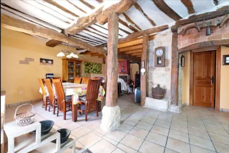Maison spacieuse à Llano de Bureba avec cheminée et vue montagne - Photo 2