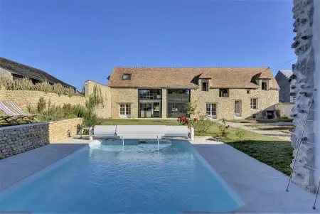 Incroyable villa à Amponville avec piscine privée. - Photo 1
