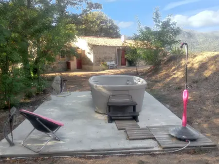 Maison charmante avec jacuzzi et vue sur montagne à Sartène - Photo 2