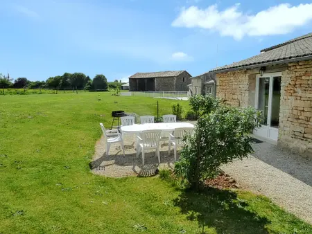 Maison spacieuse avec piscine partagée à Saint-Vincent-la-Châtre. - Photo 6