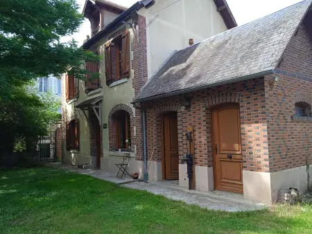 Maison chaleureuse à Cézy avec jardin clôturé - Photo 9