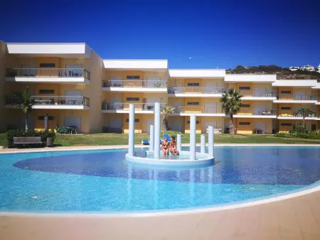 Appartement spacieux à Albufeira avec piscine et terrasse - Photo 3