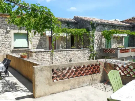 Maison accueillante à Orgnac-l'Aven avec piscine partagée - Photo 12