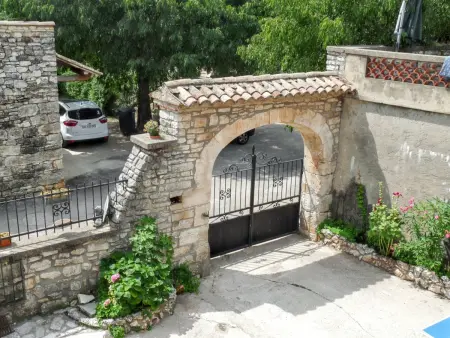 Maison accueillante à Orgnac-l'Aven avec piscine partagée - Photo 14