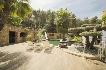 Villa raffinée avec piscine à Aubagne - Jacuzzi inclus - Photo 1