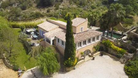 Villa raffinée avec piscine à Aubagne - Jacuzzi inclus - Photo 3