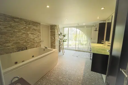 Villa raffinée avec piscine à Aubagne - Jacuzzi inclus - Photo 27