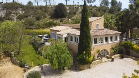 Villa raffinée avec piscine à Aubagne - Jacuzzi inclus - Photo 36