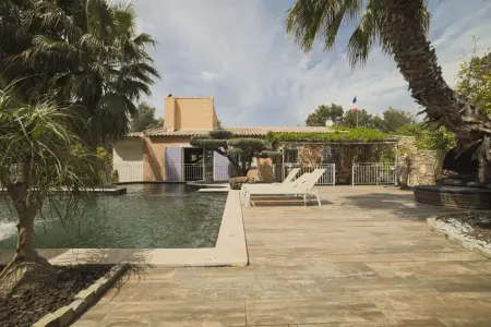 Villa raffinée avec piscine à Aubagne - Jacuzzi inclus - Photo 48