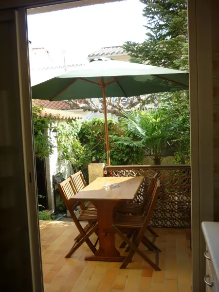 Maison charmante à Sainte-Marie avec grand jardin - Photo 4