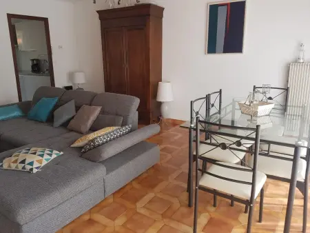 Maison charmante à Sainte-Marie avec grand jardin - Photo 24