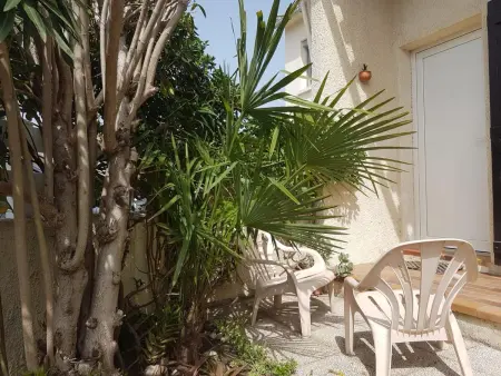 Maison charmante à Sainte-Marie avec grand jardin - Photo 25