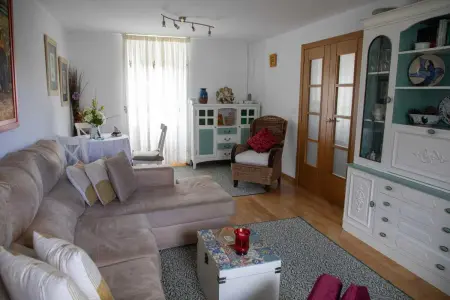 Maison charmante à Teo avec balcon et parking inclus - Photo 32