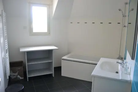 Maison charmante à Saint-Jouan-des-Guérets avec jardin clôturé - Photo 10