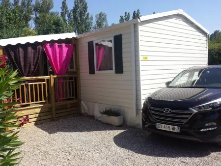 Bungalow Confortable à Fréjus avec Piscine Partagée - Photo 2