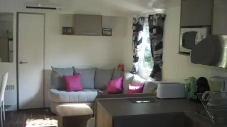 Bungalow Confortable à Fréjus avec Piscine Partagée - Photo 16