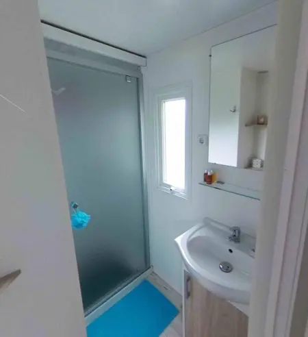 Bungalow Confortable à Fréjus avec Piscine Partagée - Photo 18