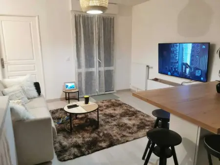 Appartement charmant à Viroflay avec terrasse & parking - Photo 2