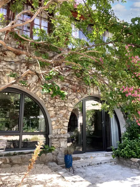 Maison accueillante à Saint-André-de-Cruzières avec piscine partagée - Photo 4